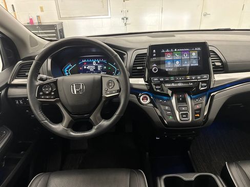 Used 2023 Honda Odyssey Elite image 13