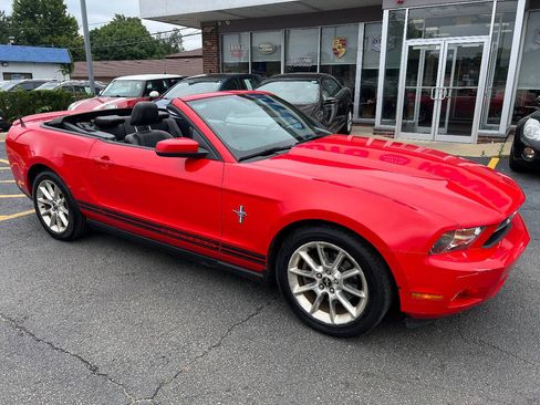 Used 2011 Ford Mustang Premium w/ 202A Rapid Spec Order Code RWD image 6