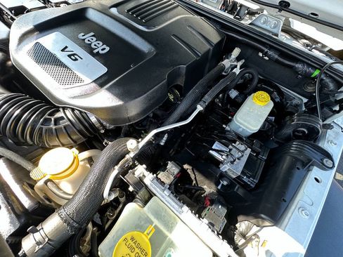 Used 2016 Jeep Wrangler Rubicon image 26