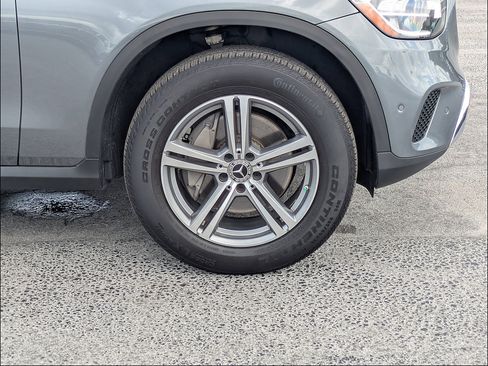 Used 2022 Mercedes-Benz GLC 300 w/ Premium Package Lite image 11