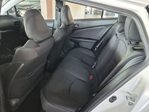 Used 2020 Toyota Prius LE FWD image 19