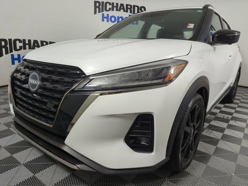 Used 2022 Nissan Kicks SR FWD image 1