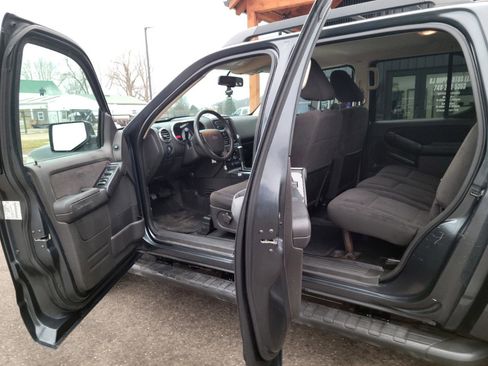 Used 2010 Ford Explorer Sport Trac XLT image 7