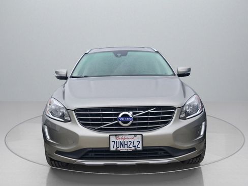 Used 2016 Volvo XC60 T5 Premier w/ Proximity Package image 2