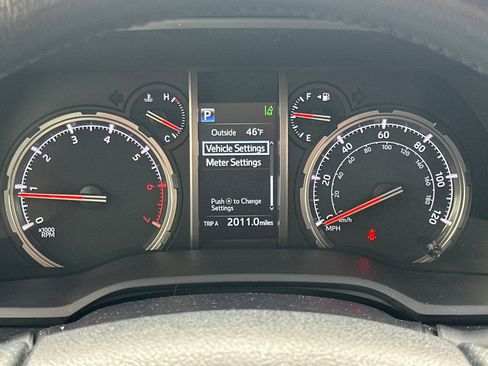 Certified 2024 Toyota 4Runner TRD Off-Road Premium image 32