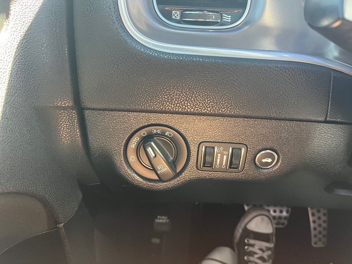 Used 2019 Dodge Charger R/T RWD image 21