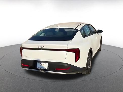 Used 2025 Kia K4 LXS image 11