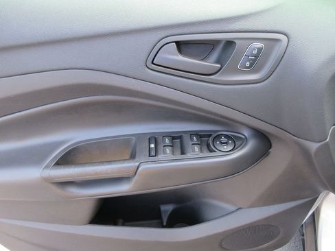 Used 2017 Ford Escape S FWD image 21
