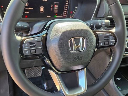 New 2026 Honda Pilot Touring image 13