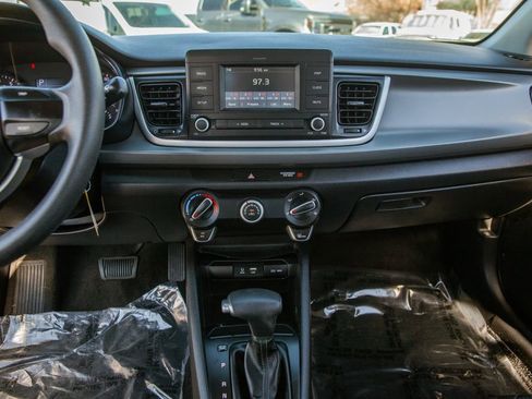Used 2018 Kia Rio LX image 15