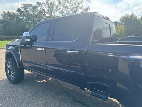 Used 2024 Ford F450 Platinum w/ FX4 Off-Road Package AWD/4WD image 19