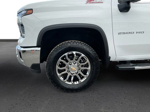 Used 2025 Chevrolet Silverado 2500 LTZ w/ LTZ Premium Package image 13