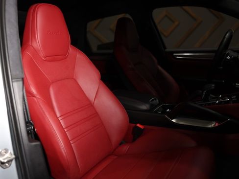 Used 2022 Porsche Cayenne Turbo image 30