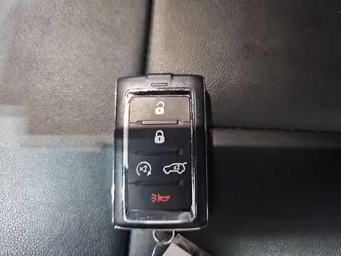 Used 2023 Jeep Grand Cherokee Limited image 34