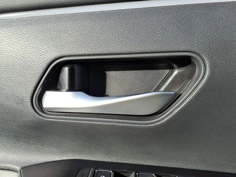 New 2026 Nissan Kicks SR w/ Cold Weather Package image 17