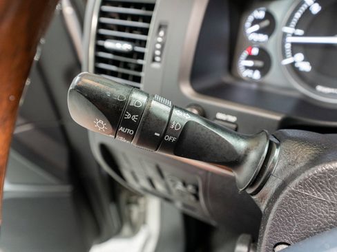 Used 2016 Toyota Land Cruiser image 31