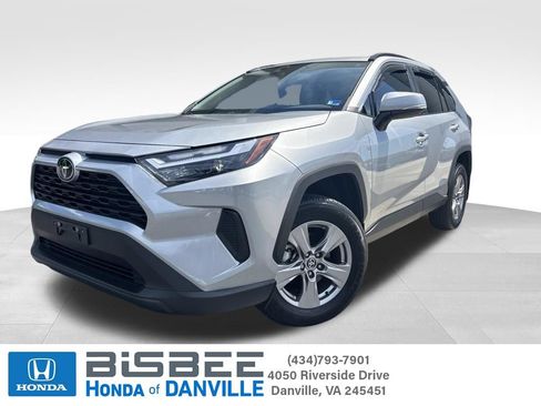 Used 2022 Toyota RAV4 XLE w/ Convenience Package FWD image 1