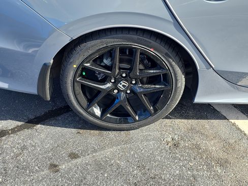 Used 2023 Honda Civic Sport image 8