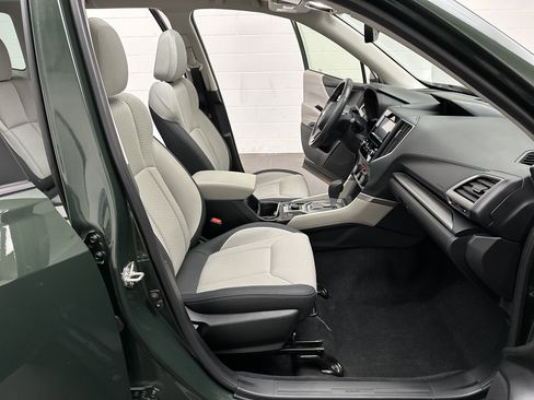 Used 2023 Subaru Forester Premium AWD/4WD image 21