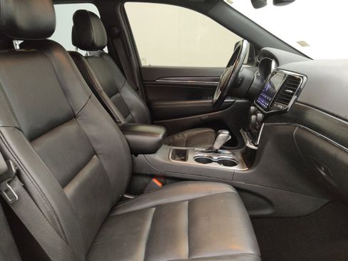 Used 2019 Jeep Grand Cherokee Limited image 21