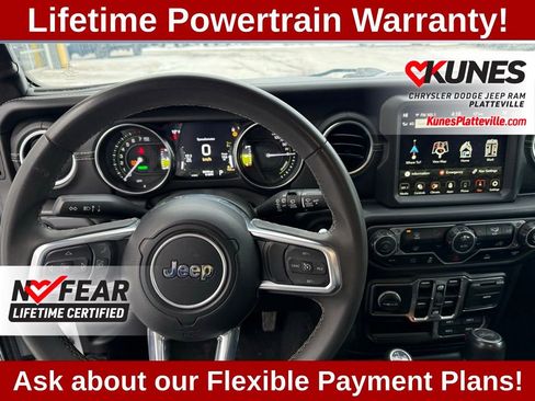 Used 2023 Jeep Wrangler Unlimited Sahara image 25