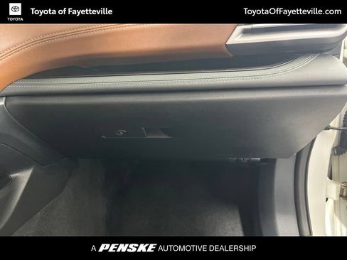 Used 2021 Subaru Outback Touring w/ Popular Package #2 AWD/4WD image 25