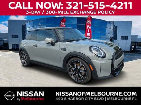 Used 2022 MINI Cooper S FWD image 1