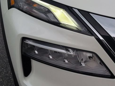 Used 2021 Nissan Rogue SV FWD image 10