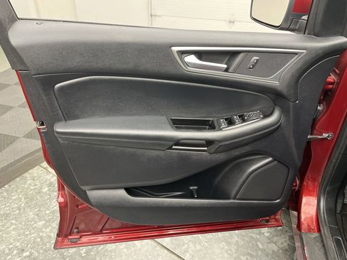 Used 2019 Ford Edge SEL image 10