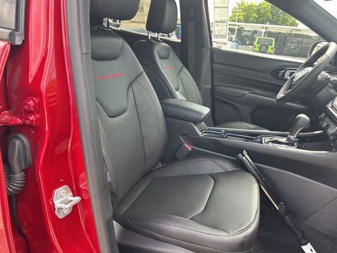 New 2025 Jeep Compass Trailhawk w/ Trailhawk Elite Group image 23