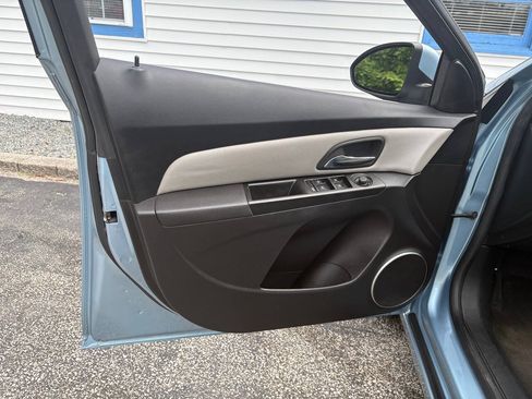 Used 2011 Chevrolet Cruze LT FWD image 13