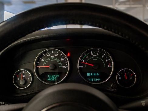 Used 2018 Jeep Wrangler Unlimited Sport S image 12