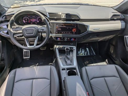 Used 2025 Audi Q3 2.0T Premium image 4