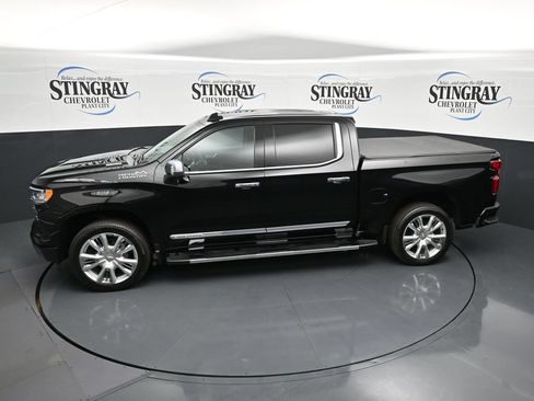 Used 2025 Chevrolet Silverado 1500 High Country w/ High Country Premium Package AWD/4WD image 15