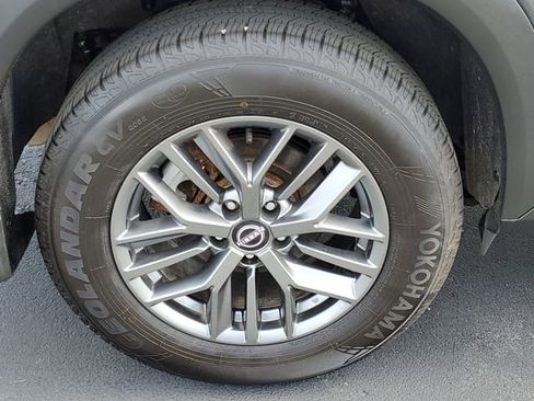 Used 2022 Nissan Rogue S image 5