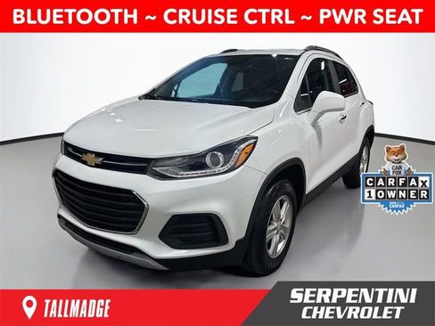 Used 2020 Chevrolet Trax LT w/ LT Convenience Package AWD/4WD image 1