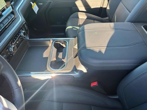 New 2026 GMC Sierra 2500 SLT w/ SLT Premium Package image 33