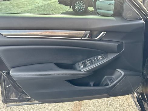 Used 2022 Honda Accord Sport image 6