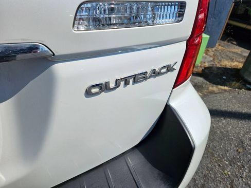 Used 2006 Subaru Outback 2.5i Limited AWD/4WD image 8