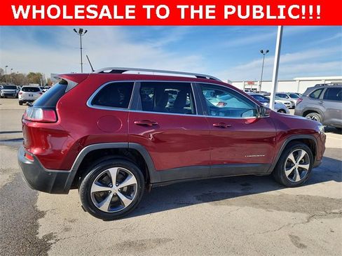 Used 2019 Jeep Cherokee Limited w/ Luxury Group image 2