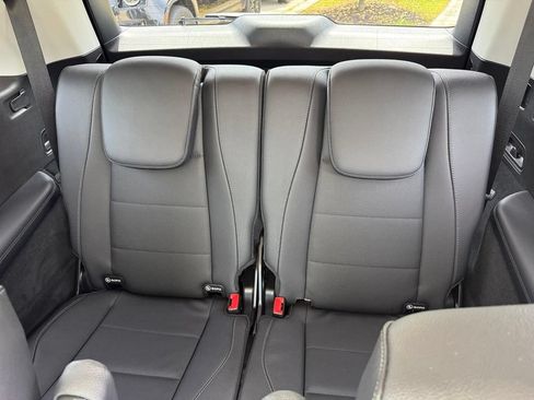 Used 2023 Mercedes-Benz GLS 450 4MATIC image 10