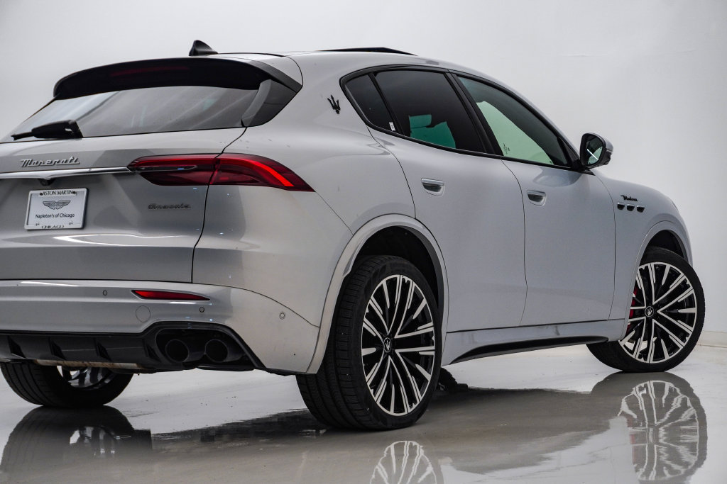 Used 2023 Maserati Grecale Modena AWD/4WD image 10