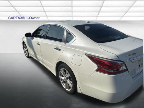 Used 2015 Nissan Altima 2.5 SV w/ Convenience Package FWD image 12