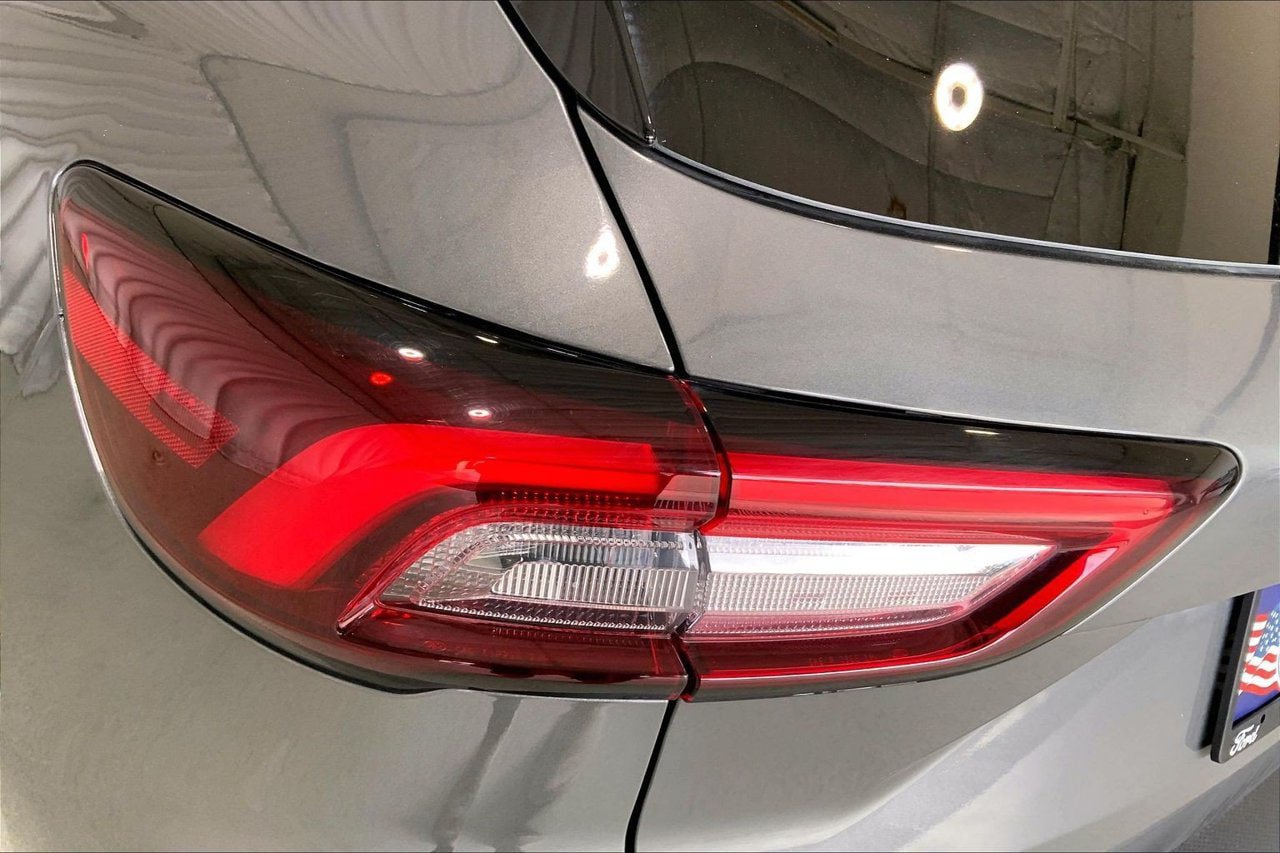 Used 2025 Ford Escape Active FWD image 13