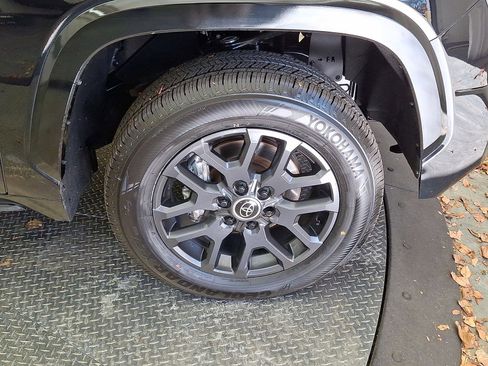 Used 2024 Toyota Tundra Platinum image 27