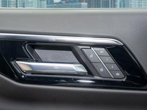 Used 2025 Chevrolet Tahoe LT image 29