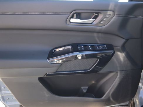 New 2026 Nissan Pathfinder Platinum w/ Cargo Package image 18