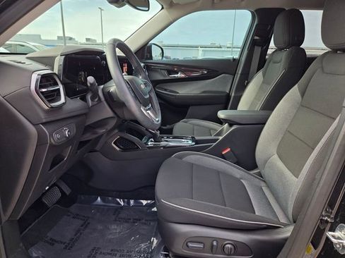 Certified 2025 Chevrolet TrailBlazer LT w/ Convenience Package FWD image 16