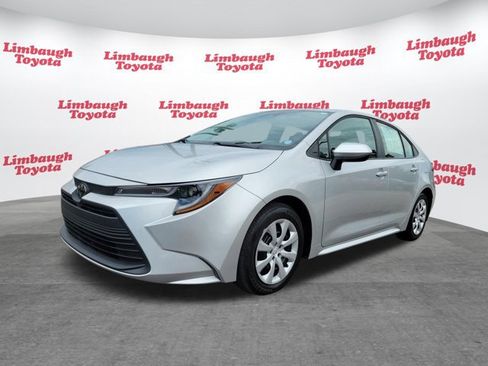 Used 2024 Toyota Corolla LE FWD image 17