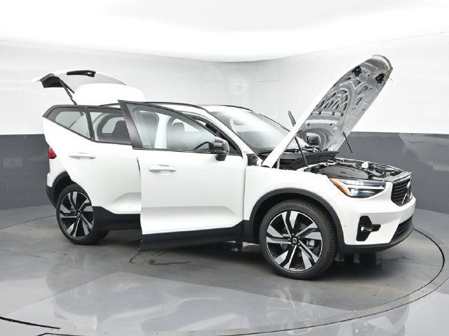 New 2026 Volvo XC40 B5 Plus w/ Climate Package AWD/4WD image 51